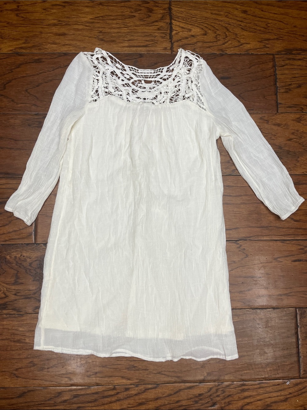 Mine women’s white bohemian crinkle crochet lace yoke tunic dress - Picture 3 of 6